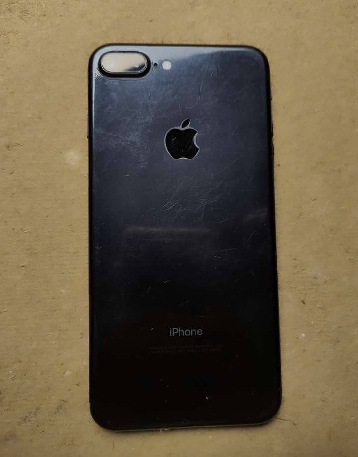 Apple iPhone 7 Plus 1