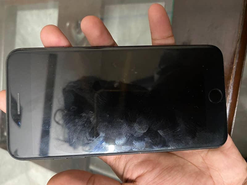 Apple iPhone 7 Plus 1