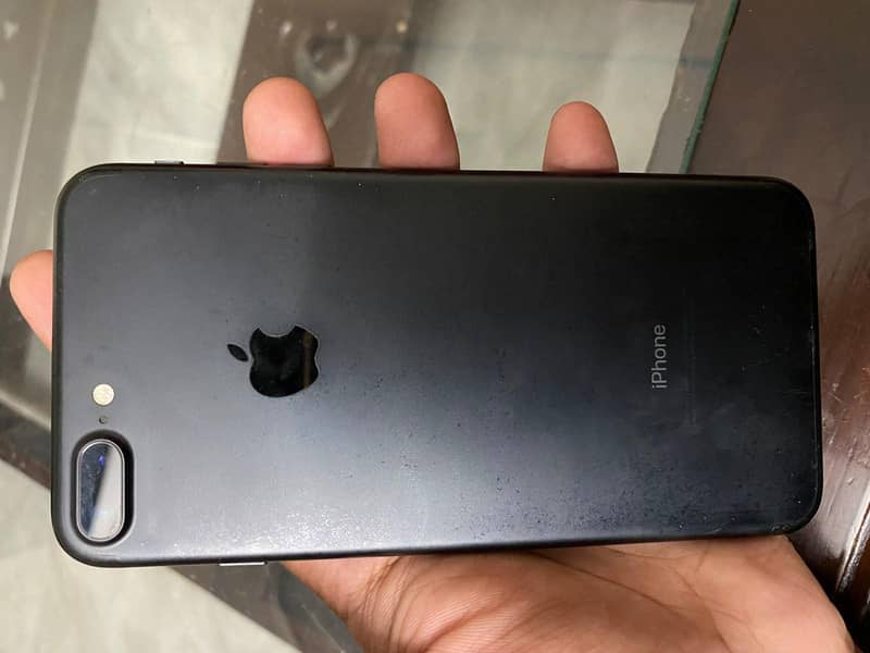 Apple iPhone 7 Plus 3
