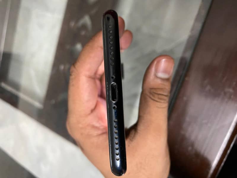 Apple iPhone 7 Plus 4