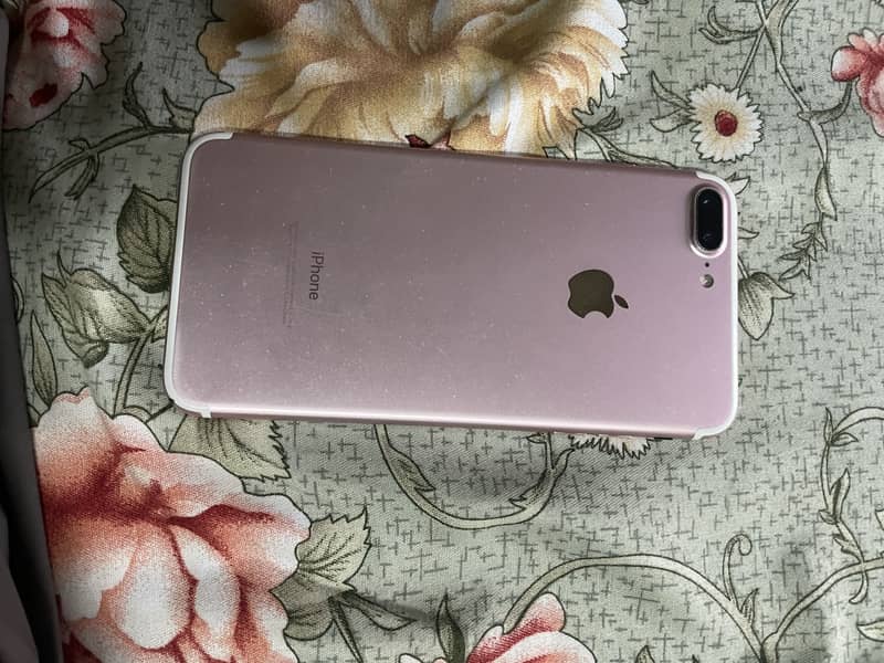 Apple iPhone 7 Plus 5
