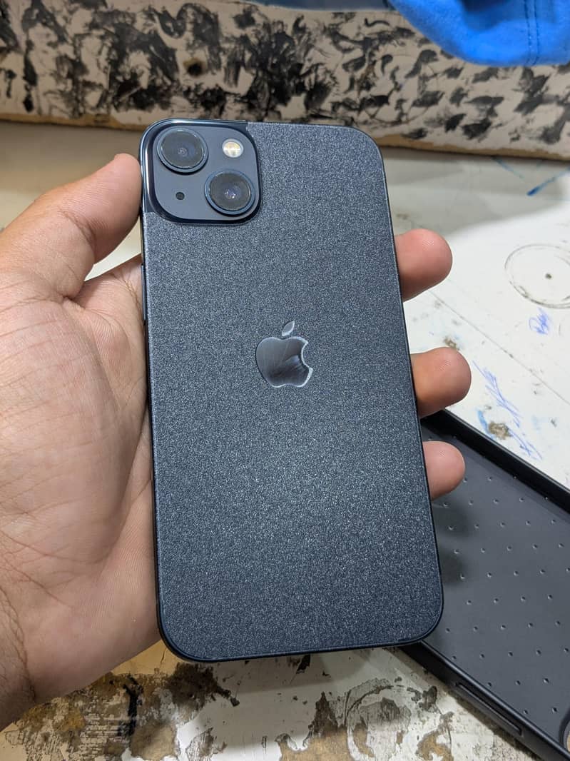 Apple iPhone 13 0