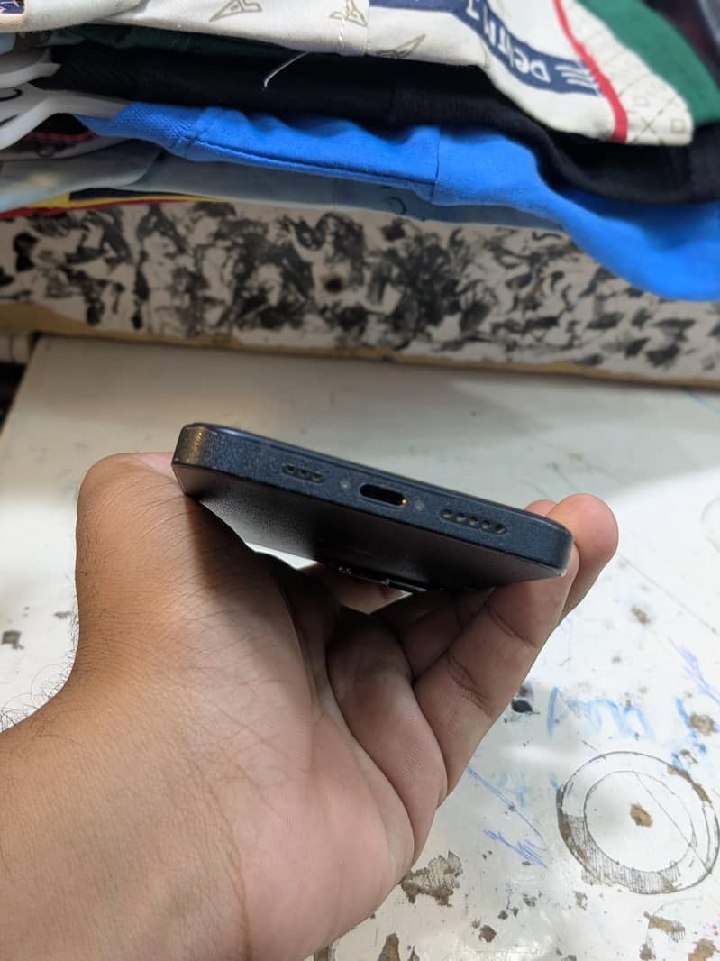 Apple iPhone 13 4
