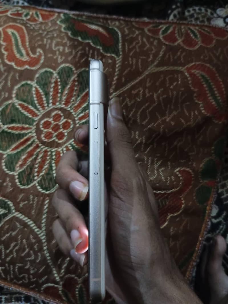 Google Pixel 8 2