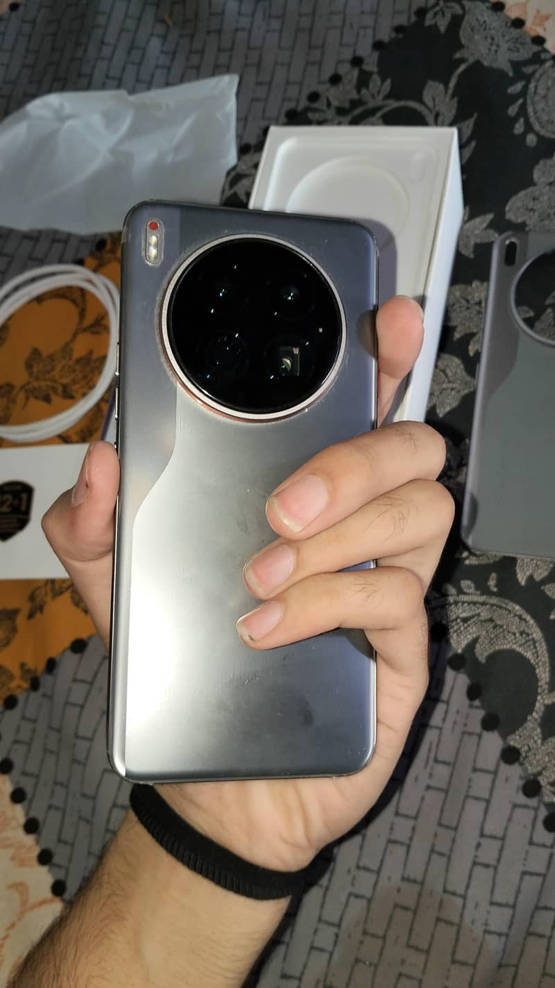 Tecno CAMON 40 Premier 2
