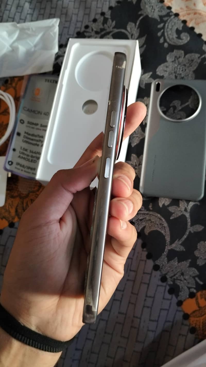 Tecno CAMON 40 Premier 3