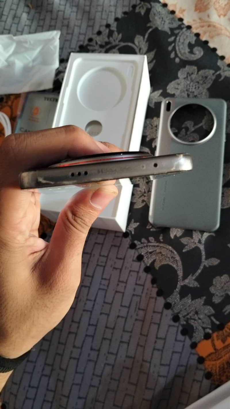 Tecno CAMON 40 Premier 4