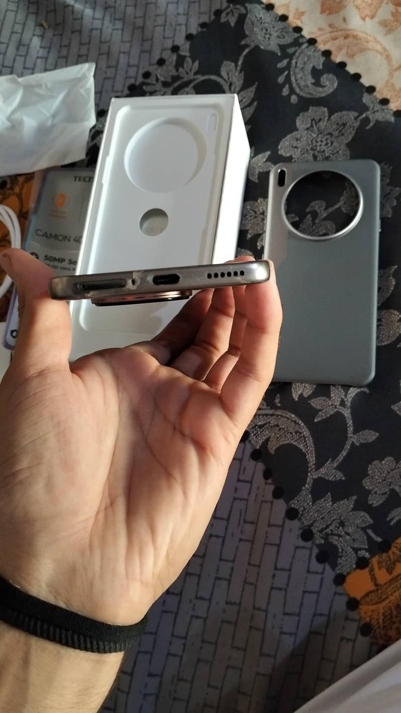 Tecno CAMON 40 Premier 8