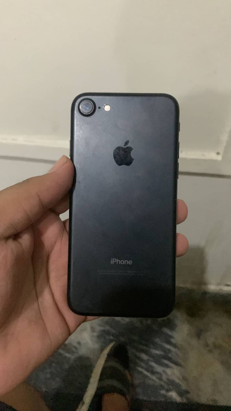 Apple iPhone 7 1