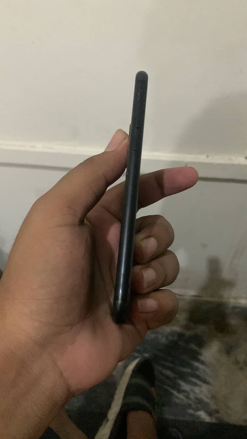 Apple iPhone 7 2