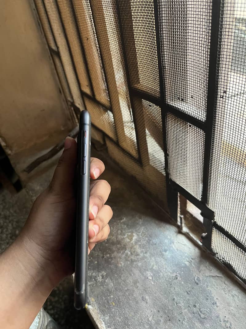 Apple iPhone 11 5