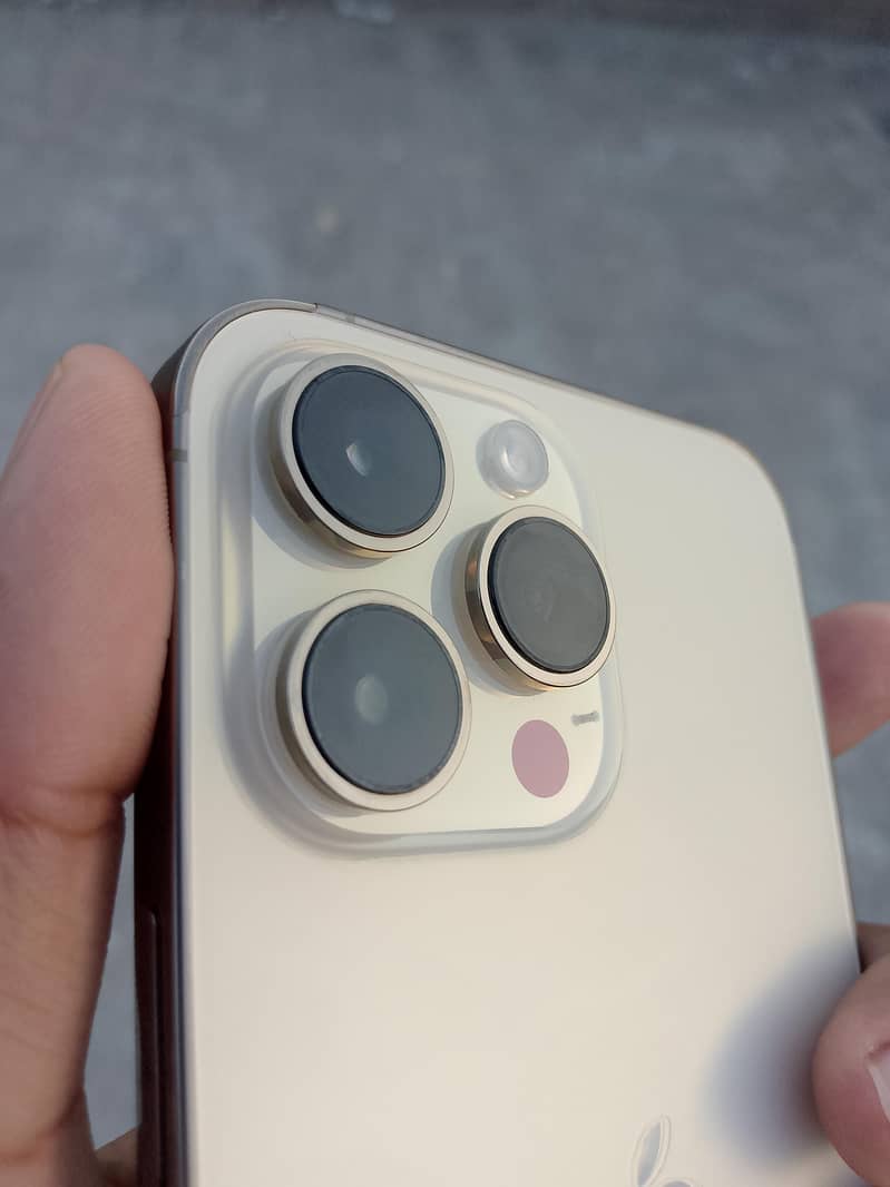 Apple iPhone 14 Pro Max 1