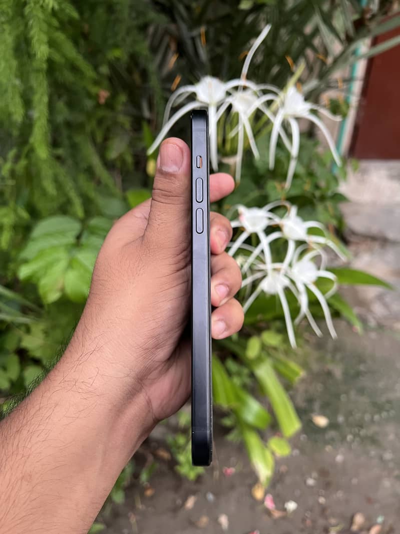 Apple iPhone 15 plus 7