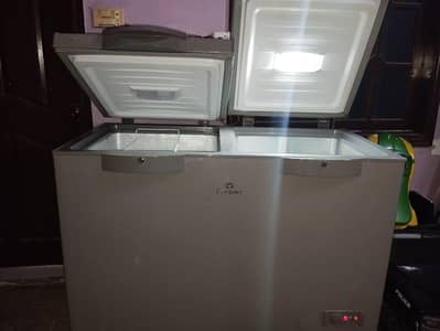 10/10 quality affordable deep freezer