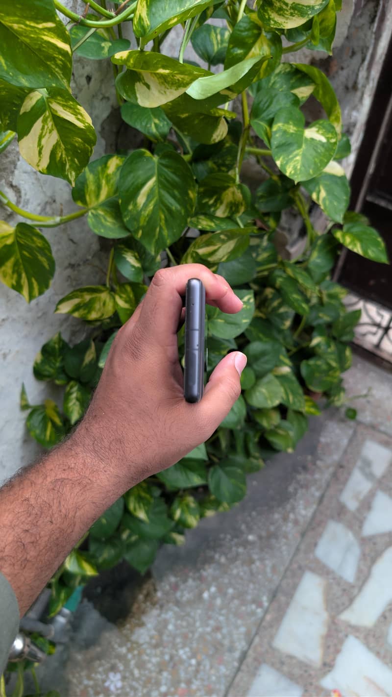Google Pixel 7a 4