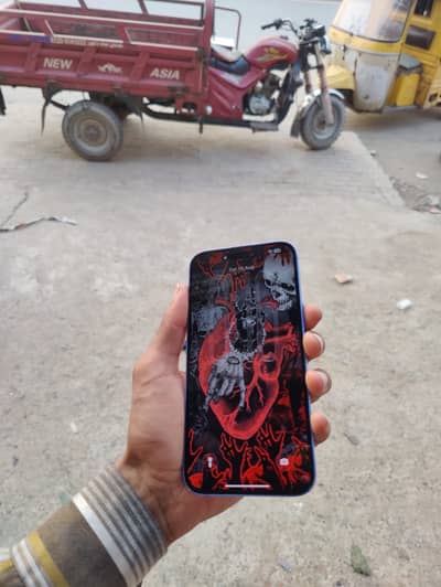 Apple iPhone 16 Plus J. v