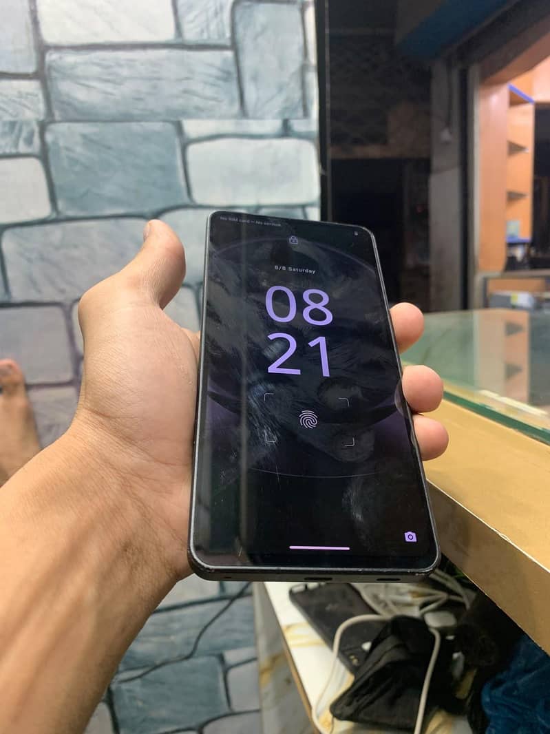 Sharp Aquos R8s pro 5