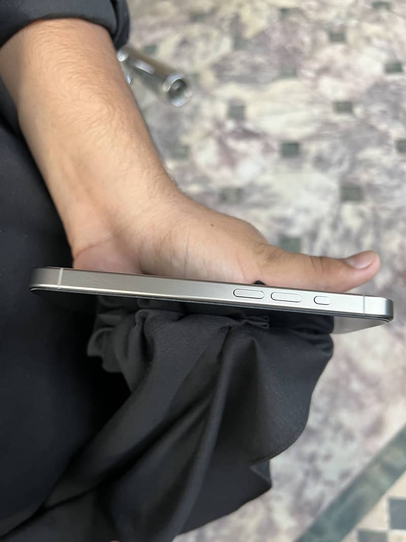 Apple iPhone 15 Pro 1