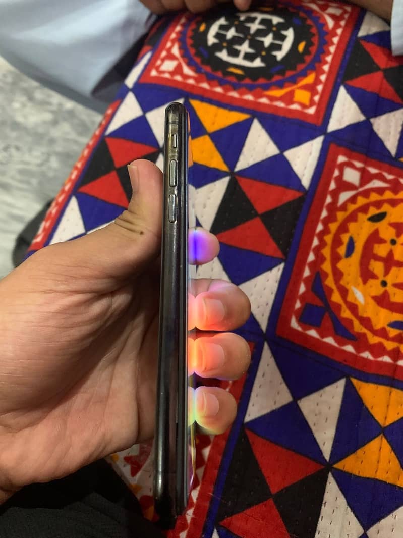 Apple iPhone X 5