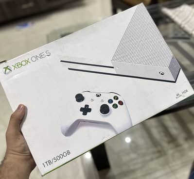 XBOX ONE S (1 TB)