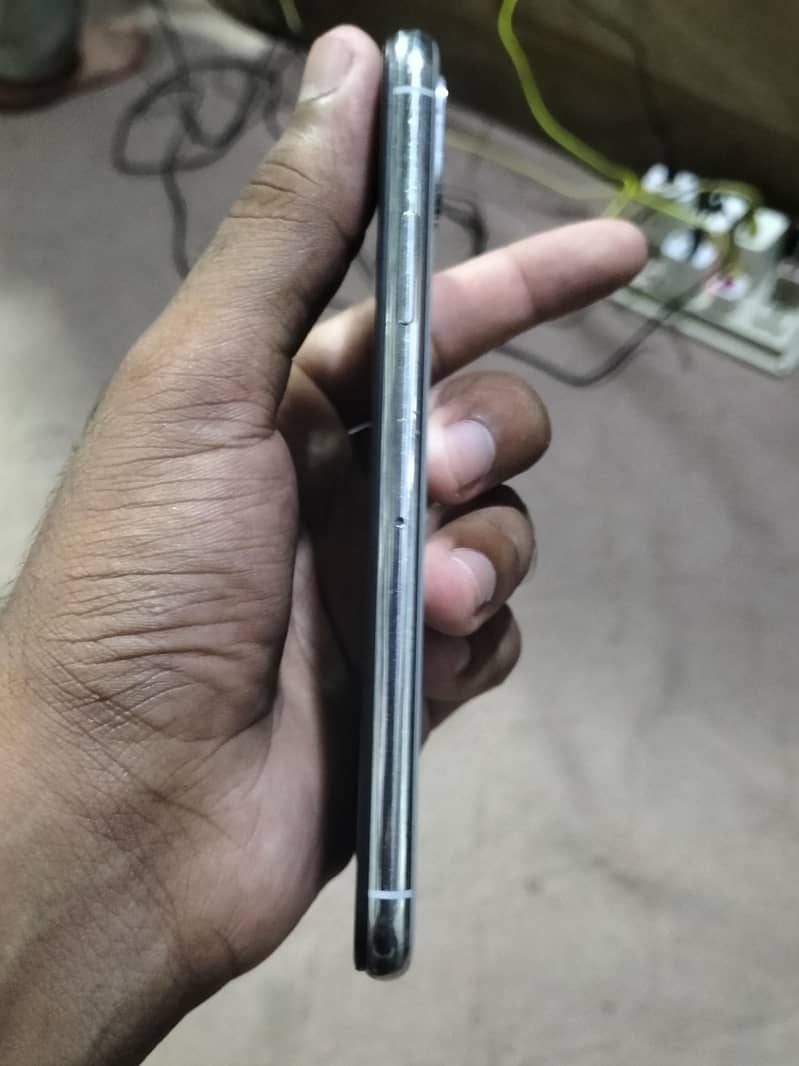 Apple iPhone X 0