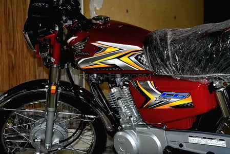 125 Honda CG | Model 2025 | 1800 KM Use | Urgent Sale Honda 125