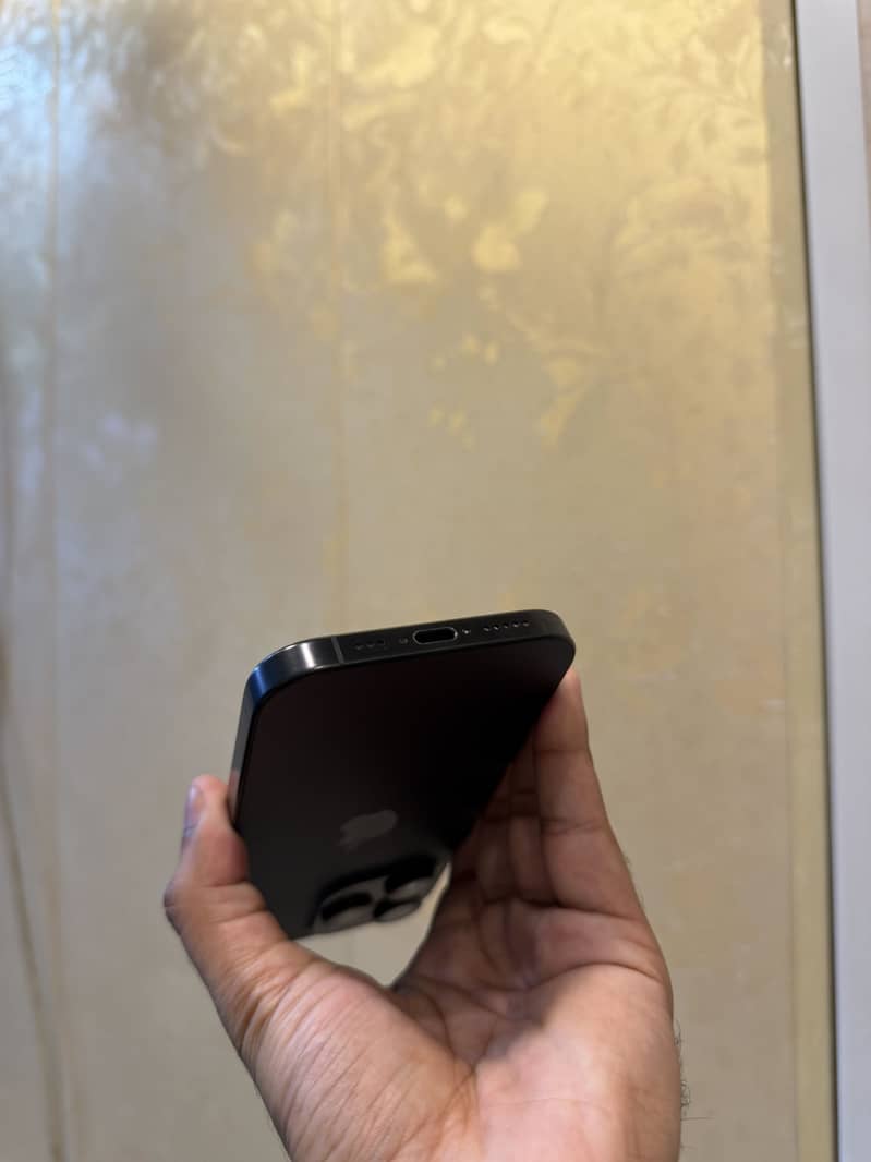 Apple iPhone 16 Pro 5