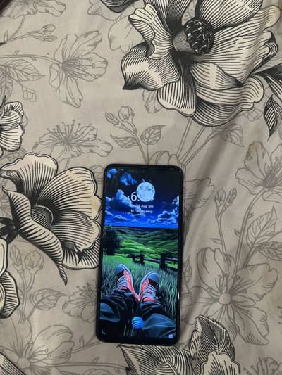 Vivo V21 Fresh condition with box and charger