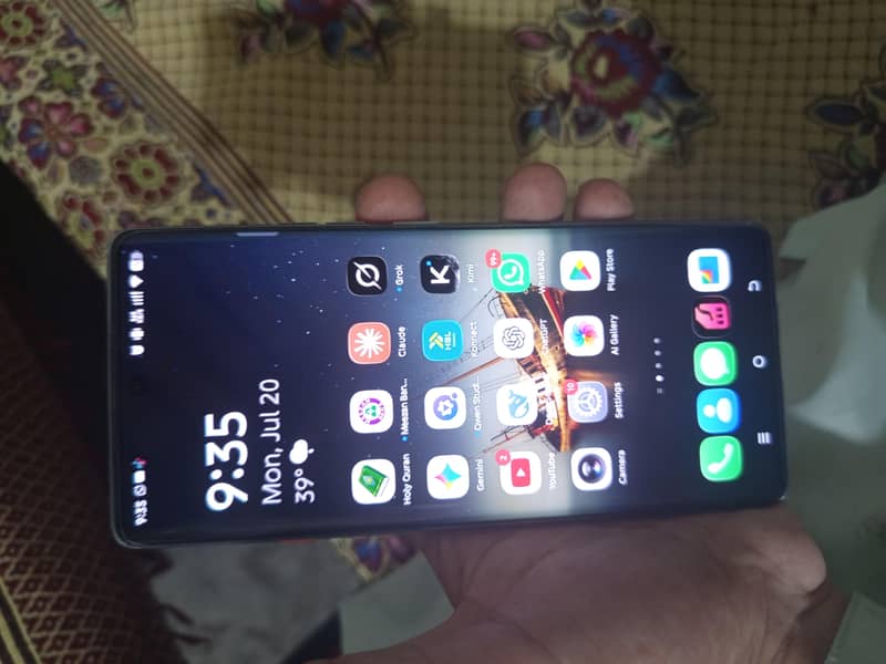 Tecno CAMON 40 Pro 7