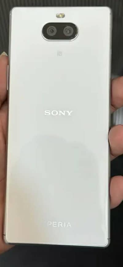 Sony Xperia 8