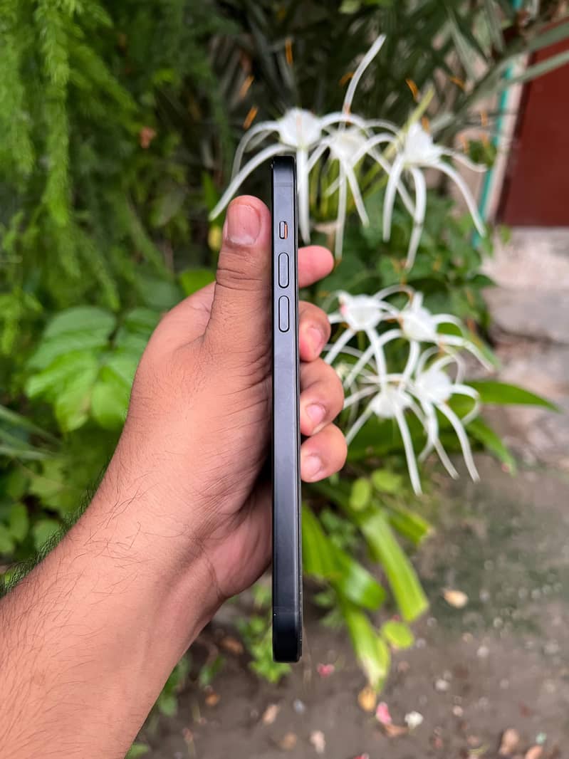 Apple iPhone 15 plus 5