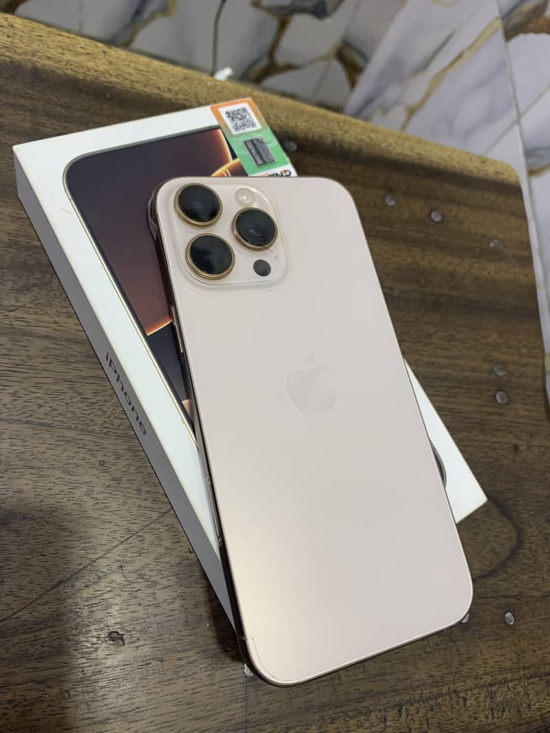 Apple iPhone 16 Pro Max 1