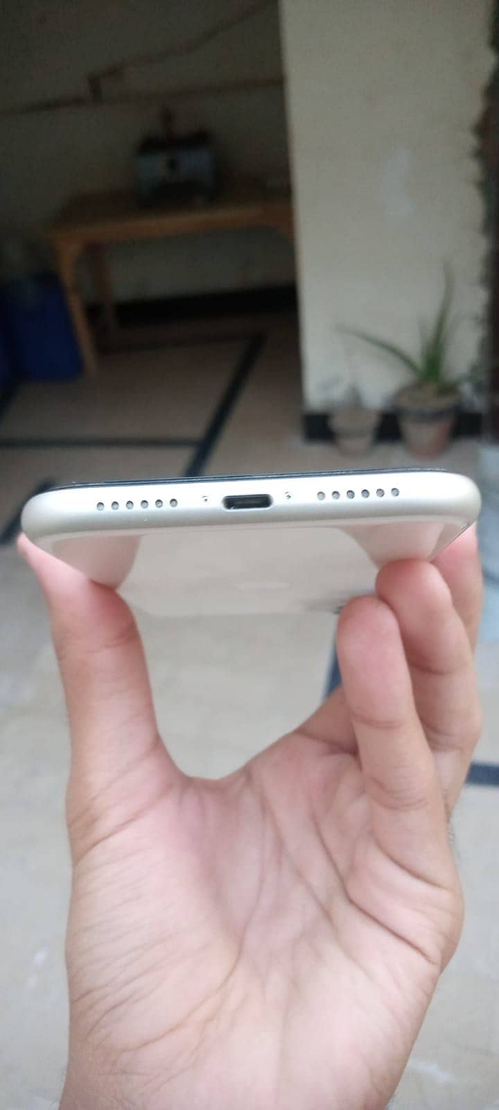 Apple iPhone 11 4