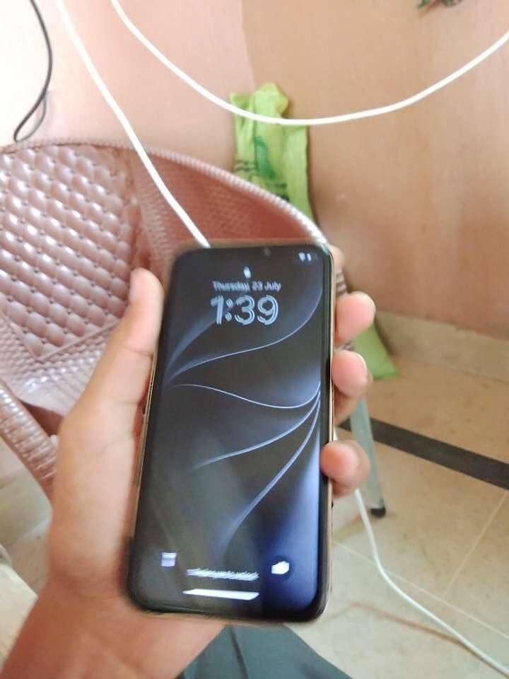 Apple iPhone X 0