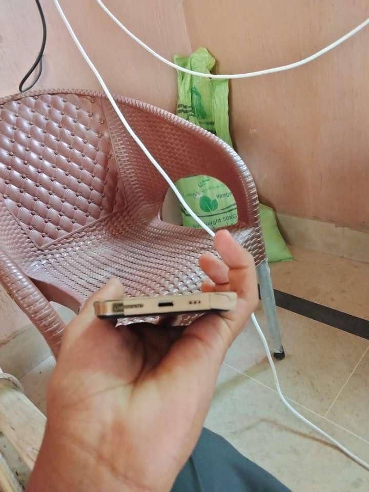 Apple iPhone X 4