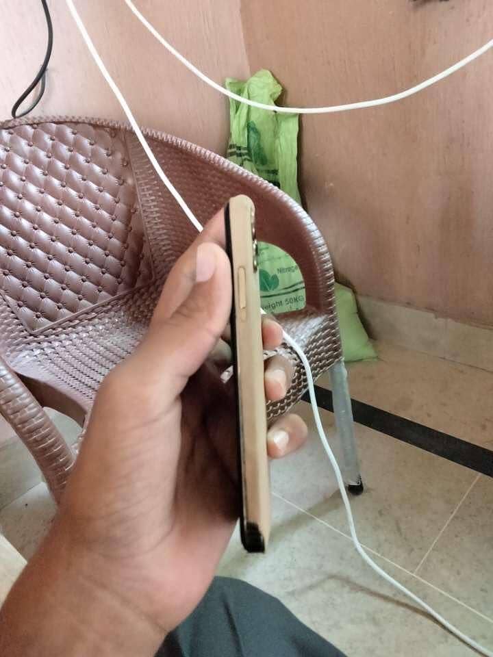 Apple iPhone X 6