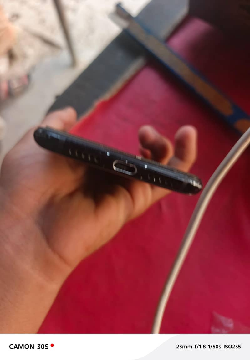 One Plus 6T 5