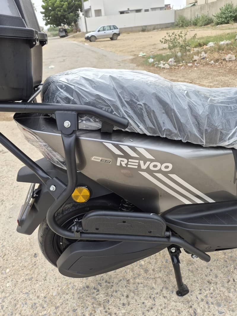 Revoo C32 6