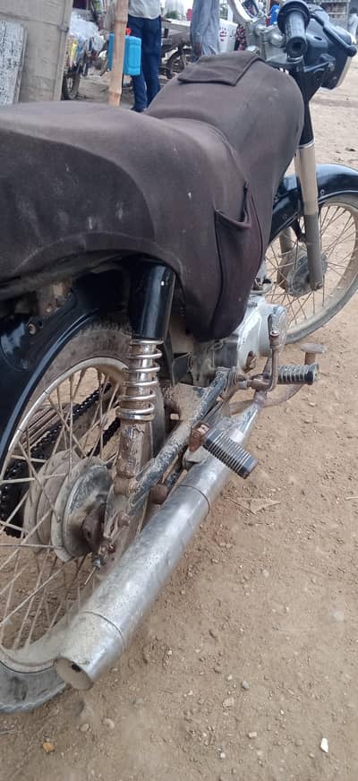 I want too selling my Bike Condition 10/7.     phon. . . 03102827652