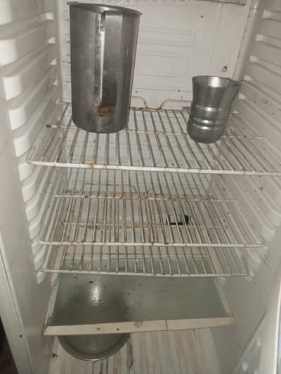 fridge whirlpool very good cooling good condition only rubber of door