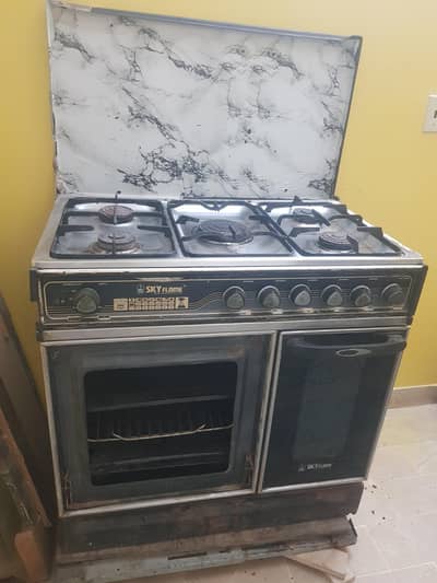 5 burner oven is available for sale