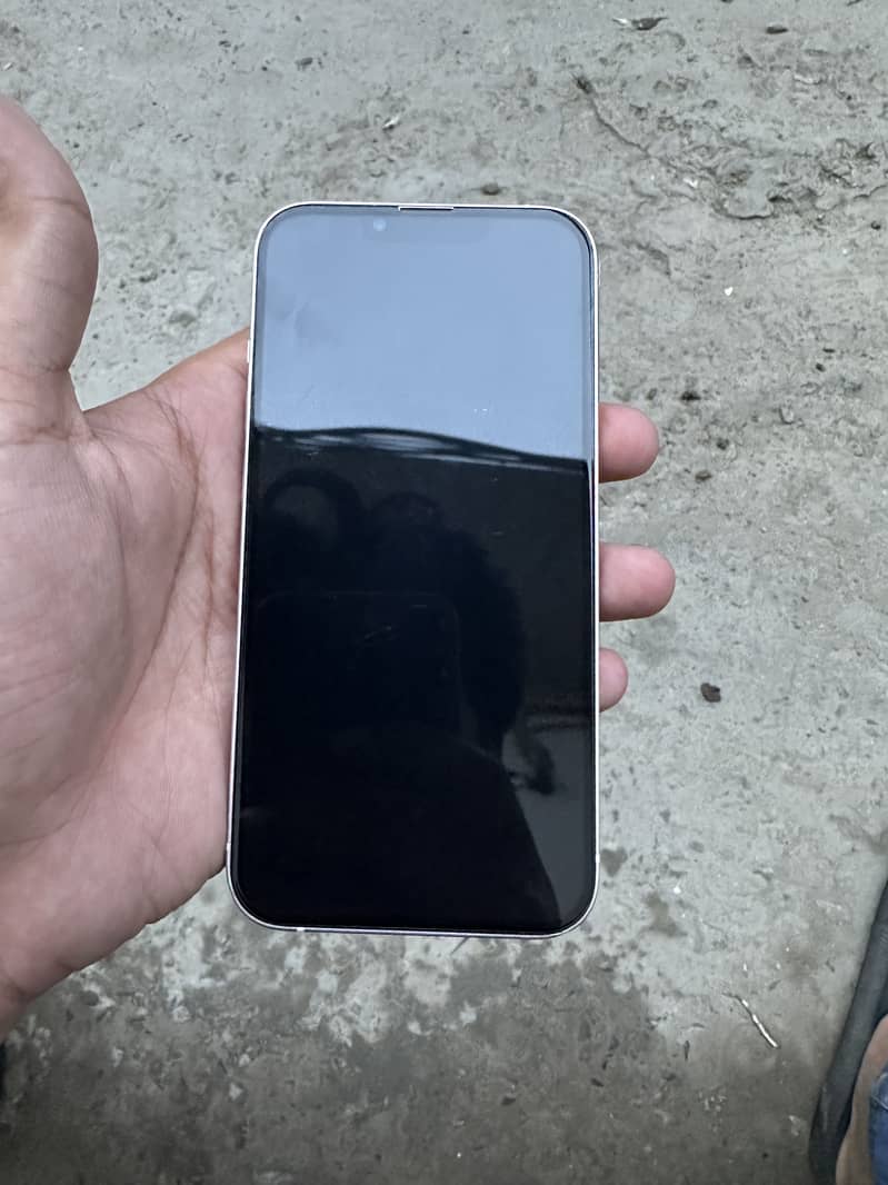Apple iPhone 13 2