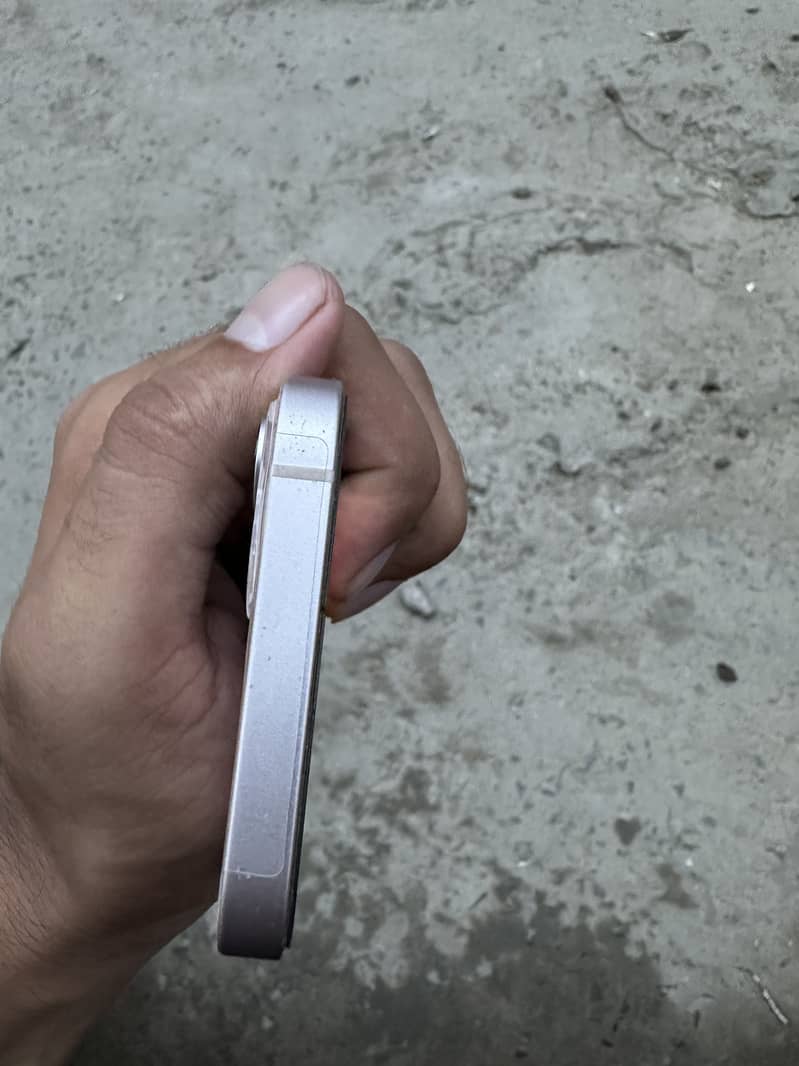 Apple iPhone 13 3