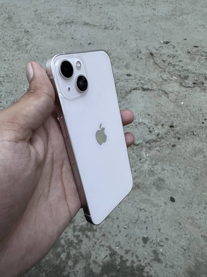Apple iPhone 13 7