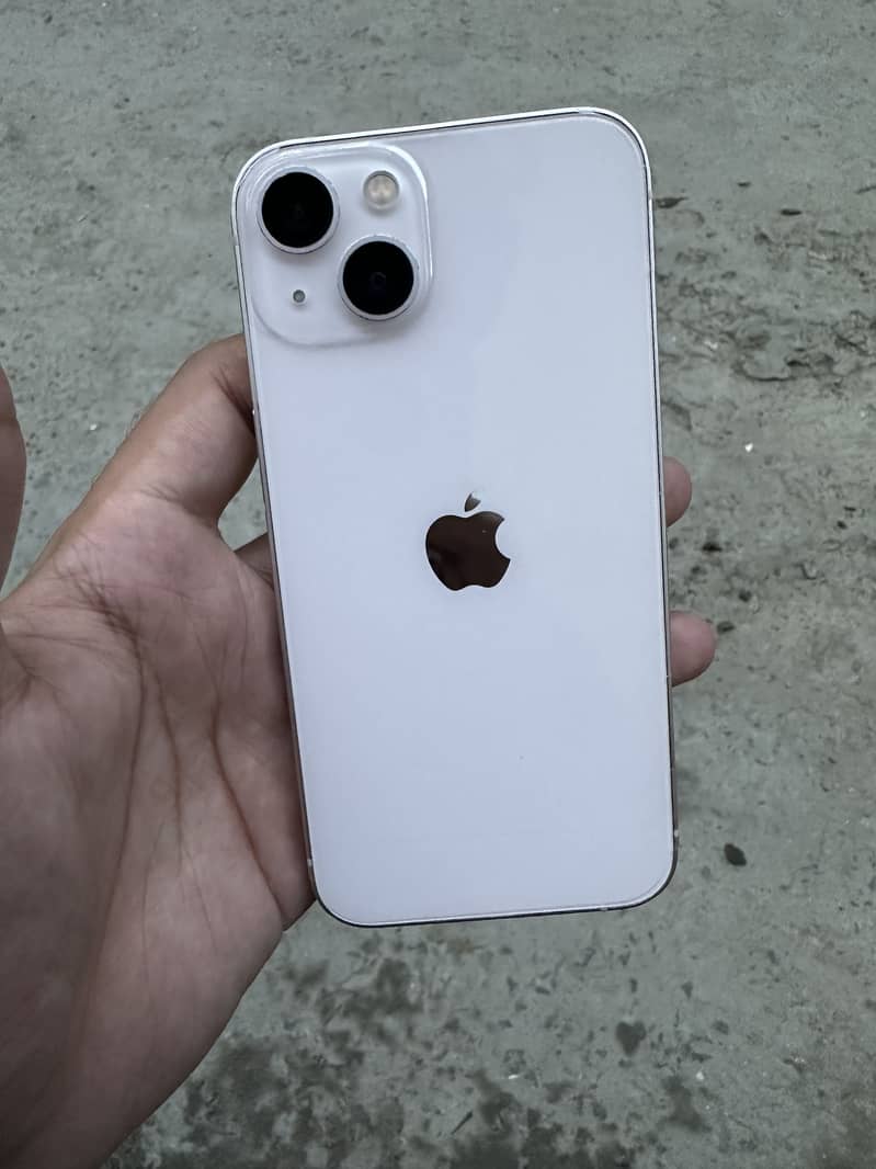 Apple iPhone 13 8