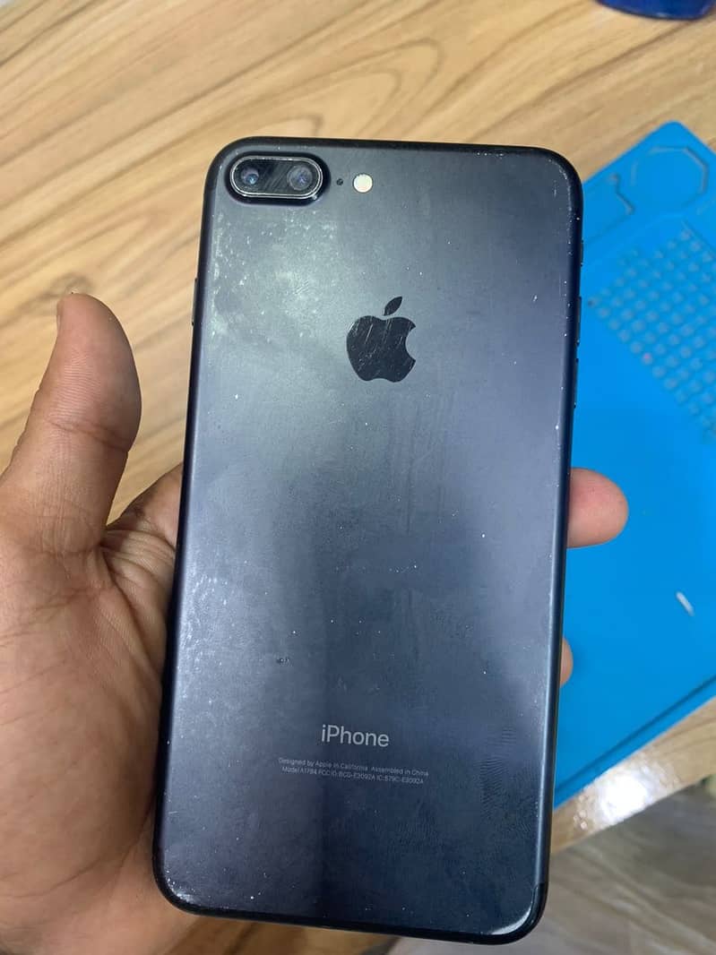Apple iPhone 7 Plus 3