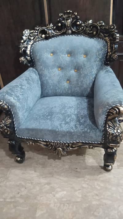 chanuti sofa