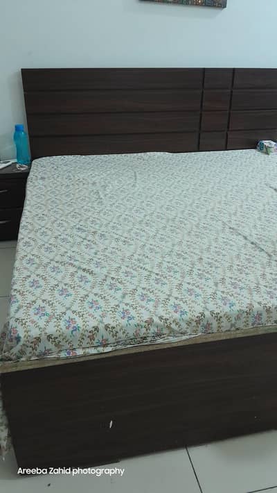 Wooden queen size bed with 2 sidetables