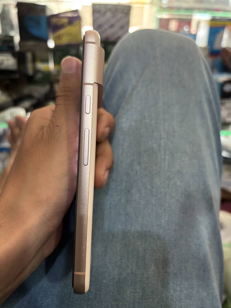 Google Pixel 8 5