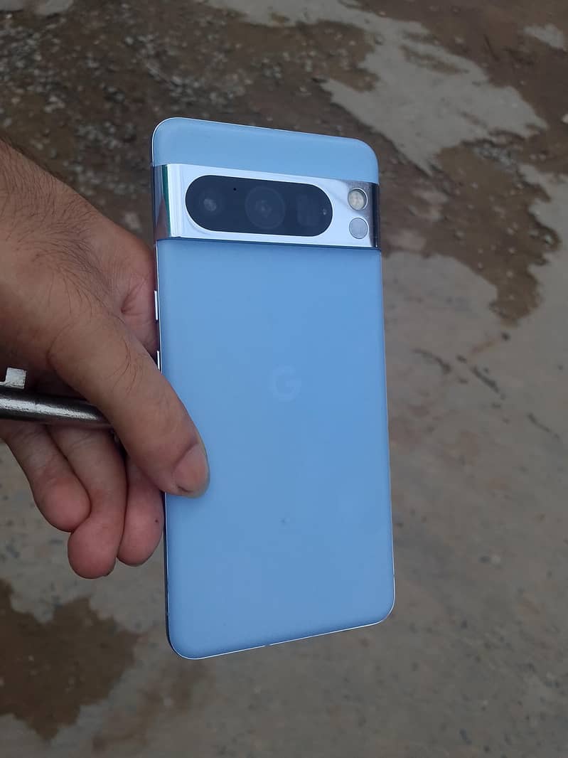 Google Pixel 8 Pro 4